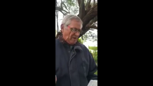 en dat julle vernuwe moet word in die gees van julle gemoed